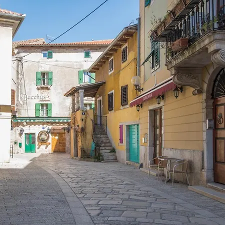 Historic Old Town With The View In Town Apartman *