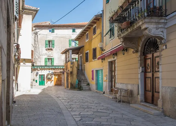 Historic Old Town With The View In Town Daire *