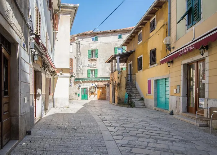 Апартаменти Historic Old Town With The View In Town