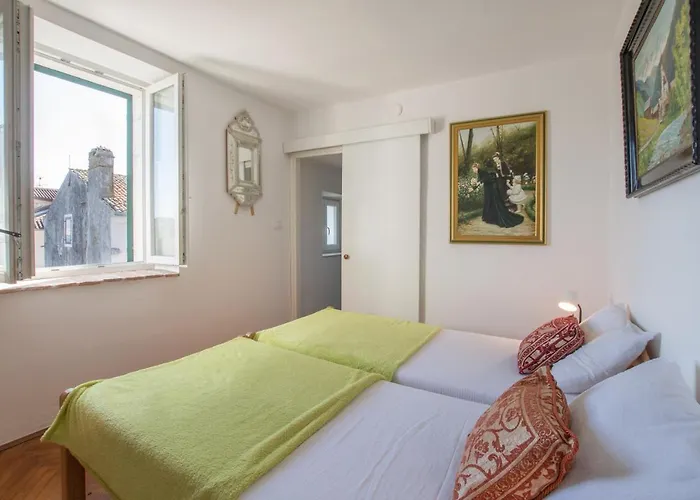 Historic Old Town With The View In Town Апартаменти