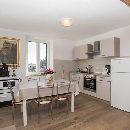 Historic Old Town With The View In Town Apartment